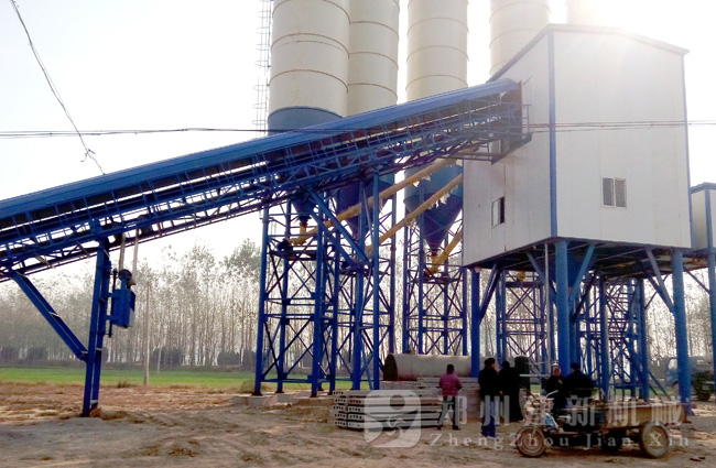 沈丘HZS120混凝土攪拌站現場(chǎng)案例