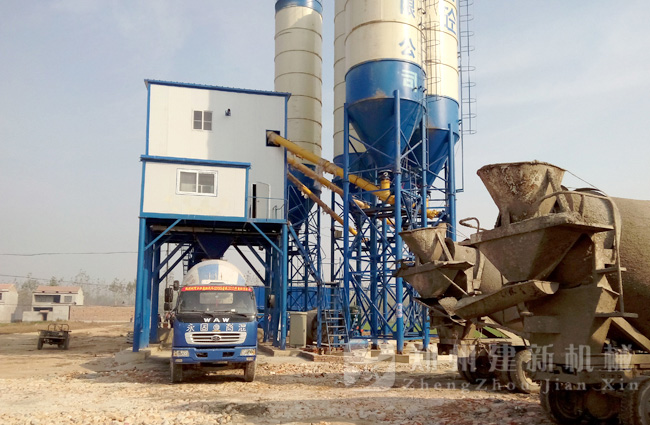 沈丘HZS120混凝土攪拌站現場(chǎng)案例