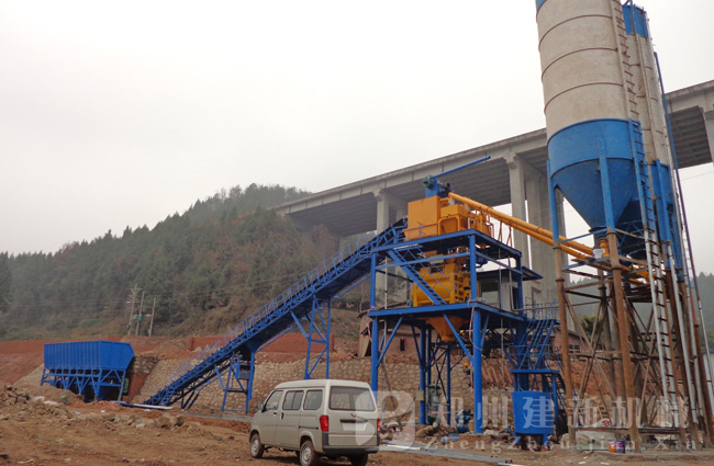 四川巴中HZS120混凝土攪拌站現場(chǎng)案例