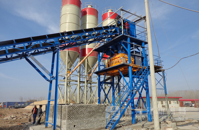 江蘇鹽城HZS60混凝土攪拌站現場(chǎng)案例