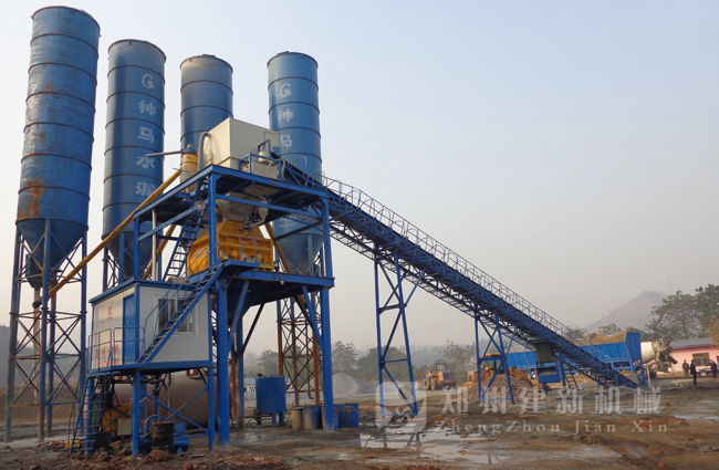 湖北武漢HZS120混凝土攪拌站現場(chǎng)案例