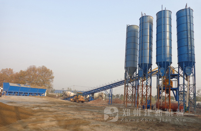 湖北武漢HZS120混凝土攪拌站現場(chǎng)案例
