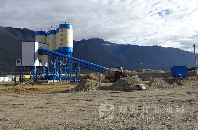 拉薩米林HZS120混凝土攪拌站現場(chǎng)案例