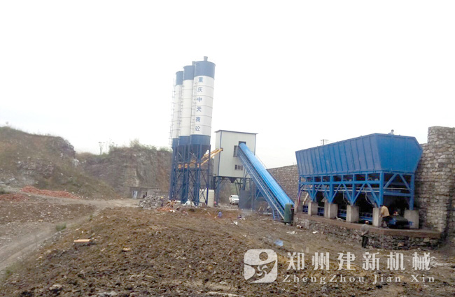 重慶南川南平HZS120混凝土攪拌站現場(chǎng)案例