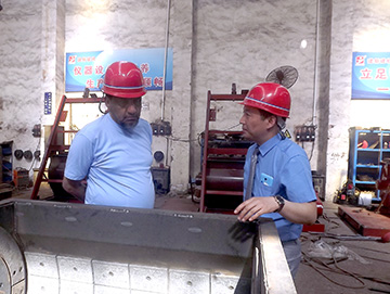 沙特客戶(hù)前來(lái)鄭州建新公司購買(mǎi)混凝土攪拌站設備