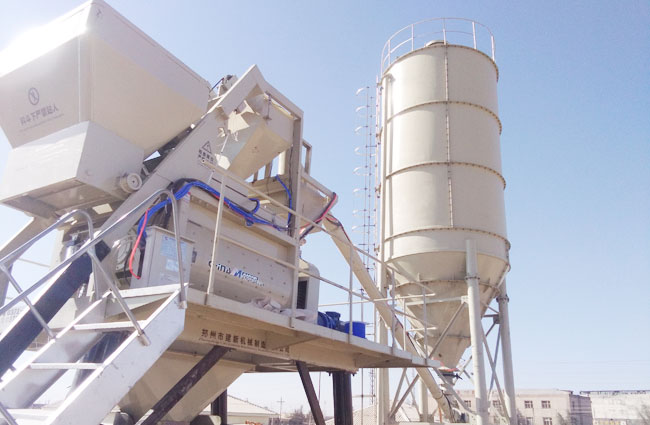 50混凝土攪拌站在烏茲別克斯坦客戶(hù)現場(chǎng)作業(yè)