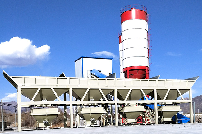 建新機械混凝土攪拌站設備馬來(lái)西亞作業(yè)現場(chǎng)