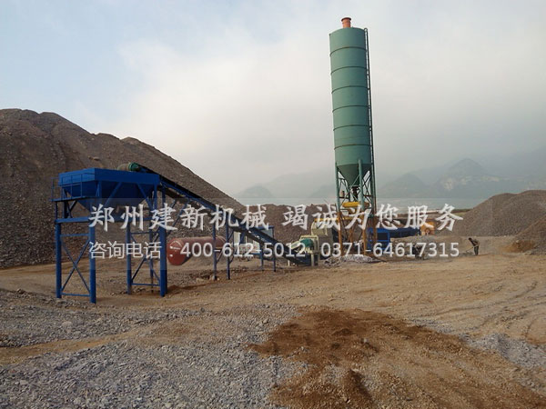 穩定土拌和站現場(chǎng)
